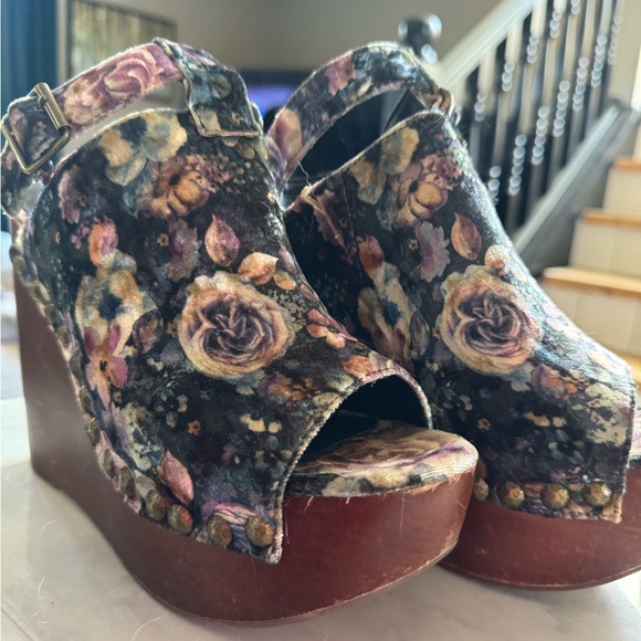 Jeffrey Campbell Shoes - Velvet floral platform Jeffrey Campbell Size 9